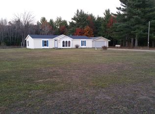 11286 Diamond Park Rd, Interlochen, MI 49643
