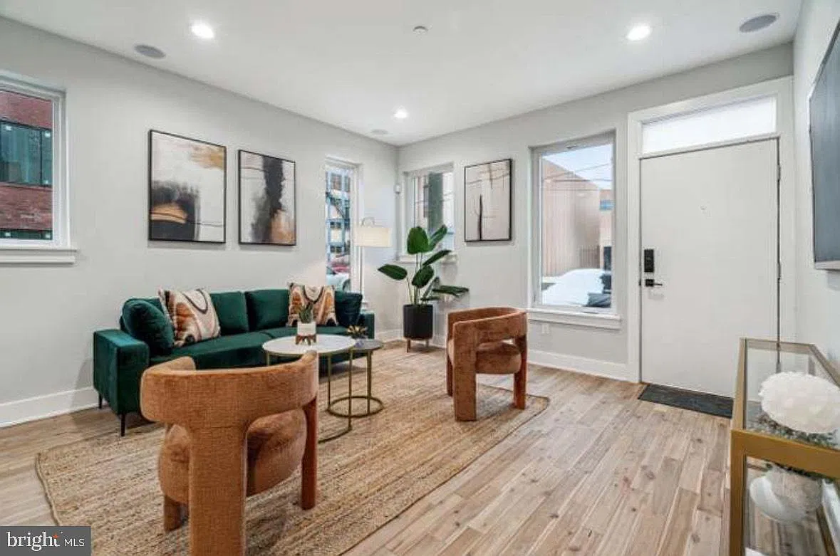4 bed, 2200 sqft, $2,850 — Photo 3
