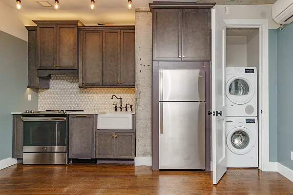 Rented by MySpaceNYC | media 69