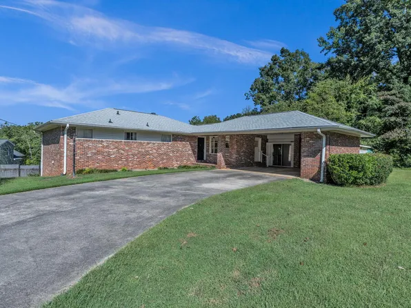134 Westgate Dr, Greenwood, SC 29646