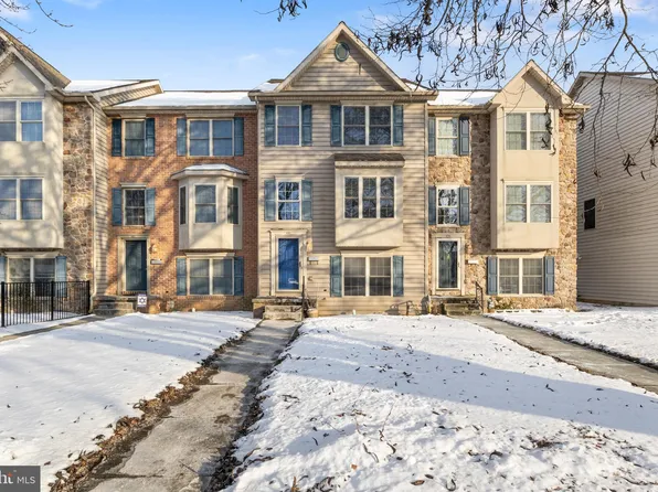 681 E Walnut St, Hanover, PA 17331