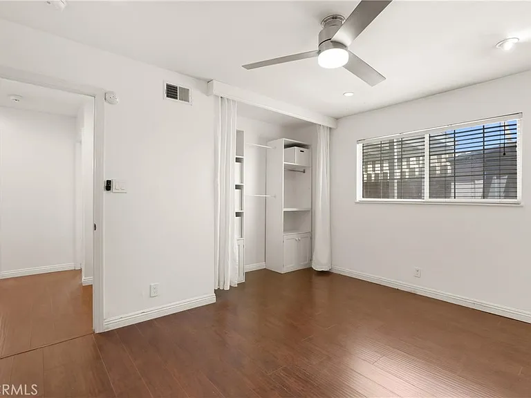 9472 Karen Cir — Photo 11