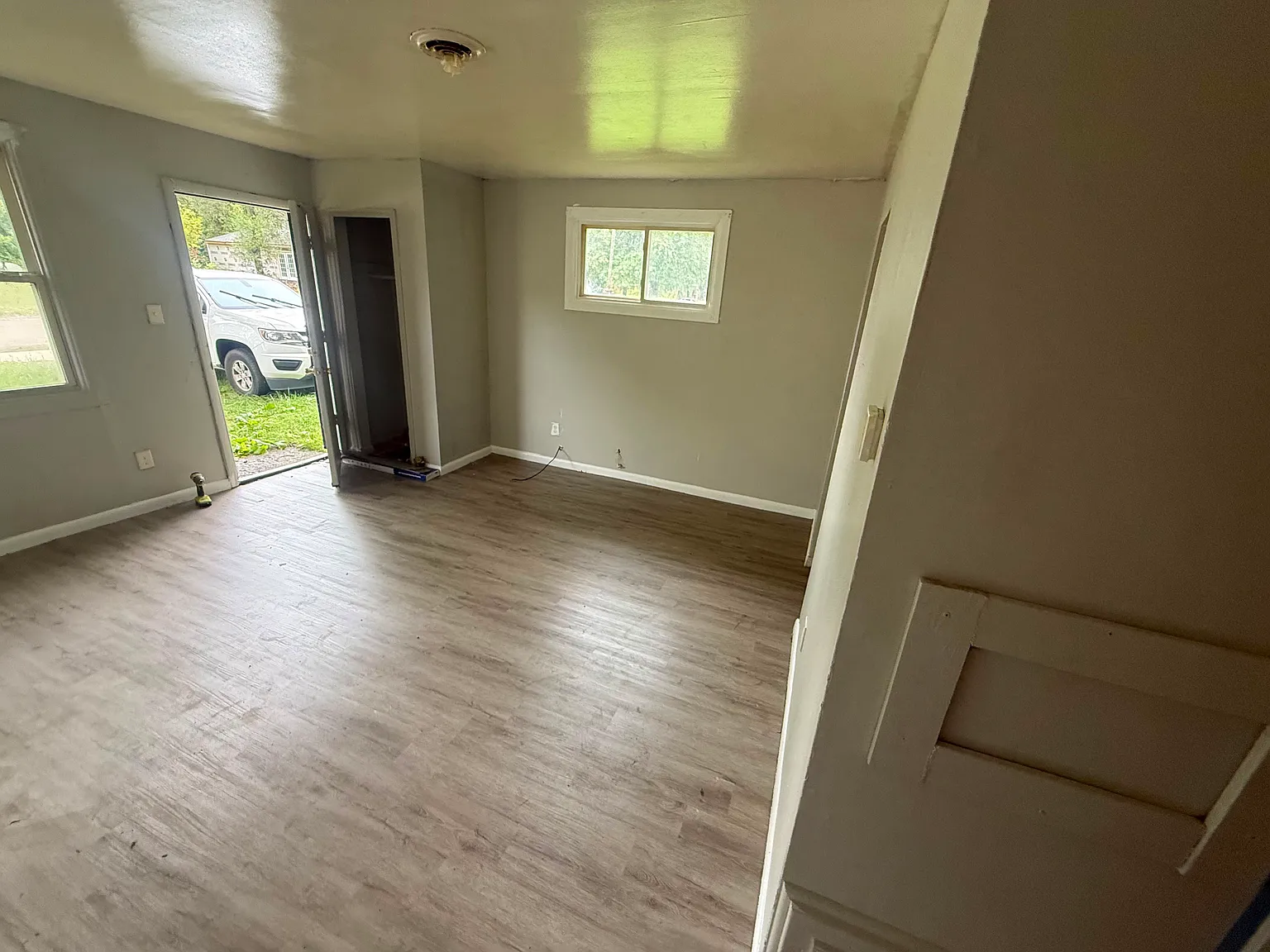 2 bed, 744 sqft, $1,095 — Photo 3