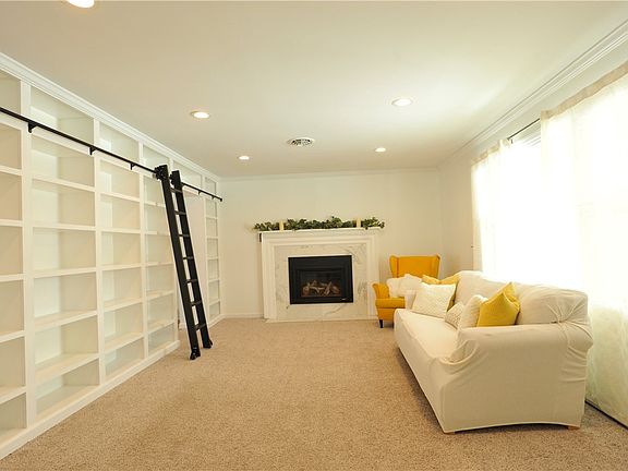 4th image of 206 Carpenter Rd