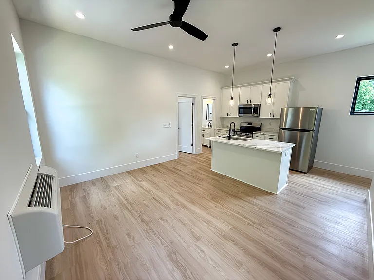 1448 Lexington Ave #C — Photo 3