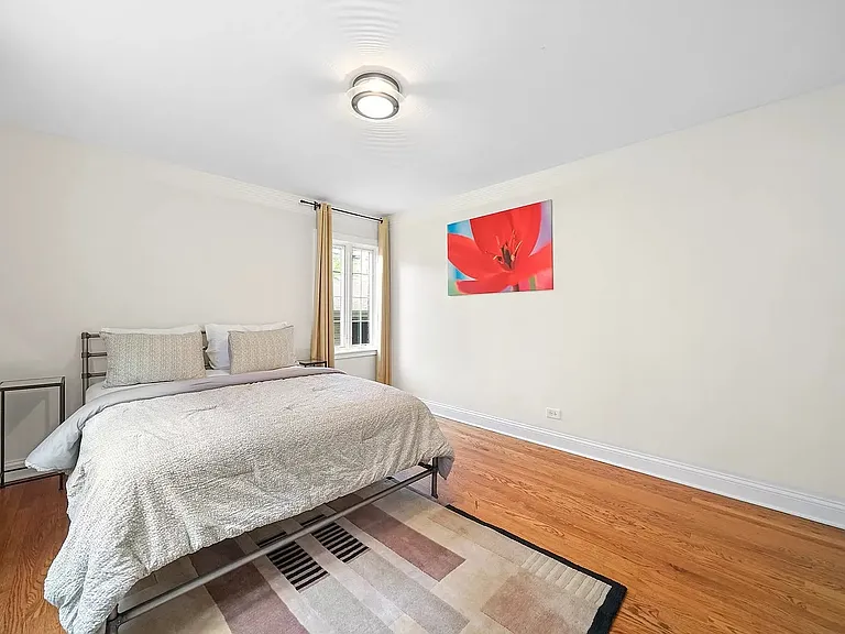 2545 W Lunt Ave #1 — Photo 4