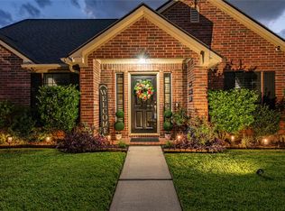 507 Clear Creek Meadows Dr, League City, TX 77573