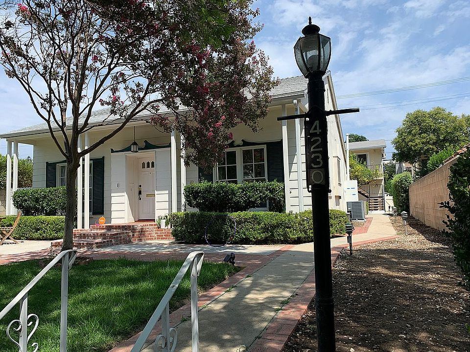 1st image of 4230 Gentry Ave