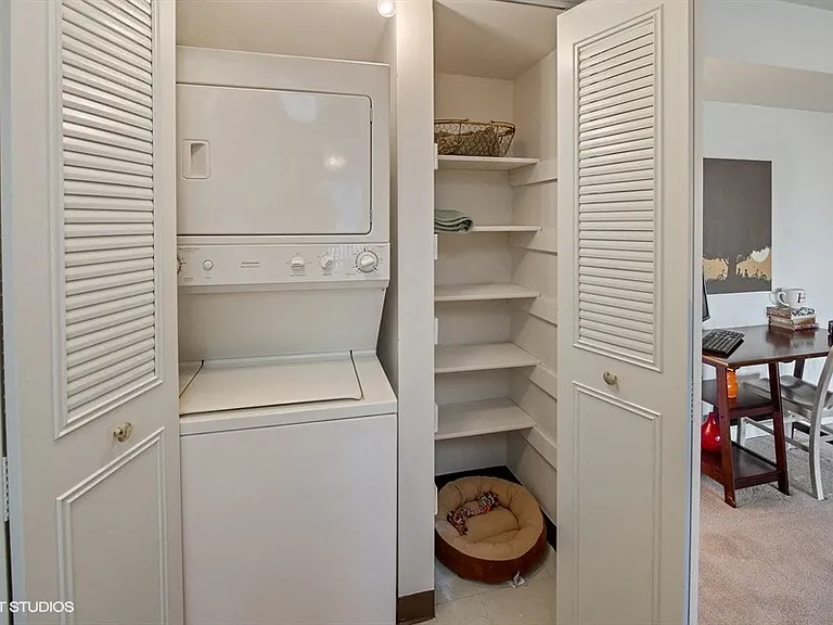 Full-Size Washer & Dryer