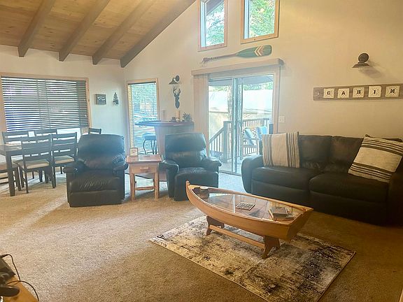 4th image of 552 Manzanita Way