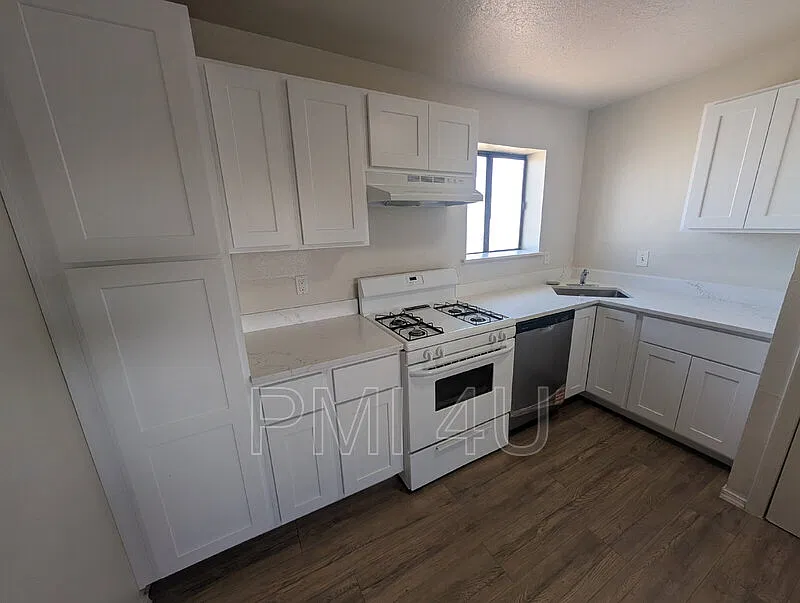 2 bed, 1.0 bath, 800 sqft, $1,100 — Photo 4