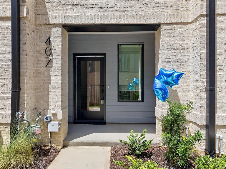 407 Chatham View Rd — Photo 3