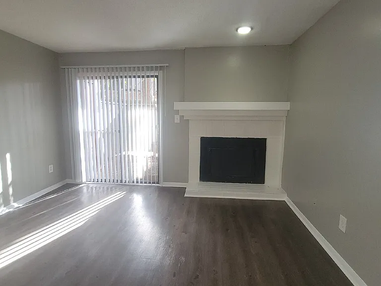906 Candlewood Dr NW #C — Photo 5