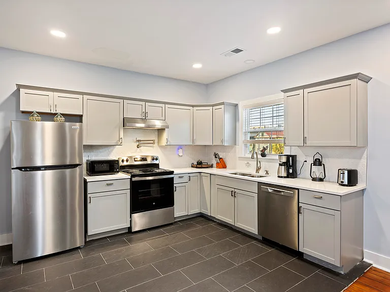 66 Line St #B — Photo 6