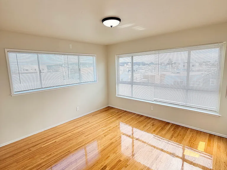 560 26th Ave #11 — Photo 5