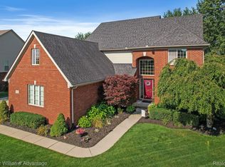 24601 Brompton Way, South Lyon, MI 48178
