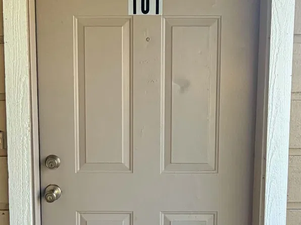 3853 NW Huntsboro St APT 103, Lake City, FL 32055