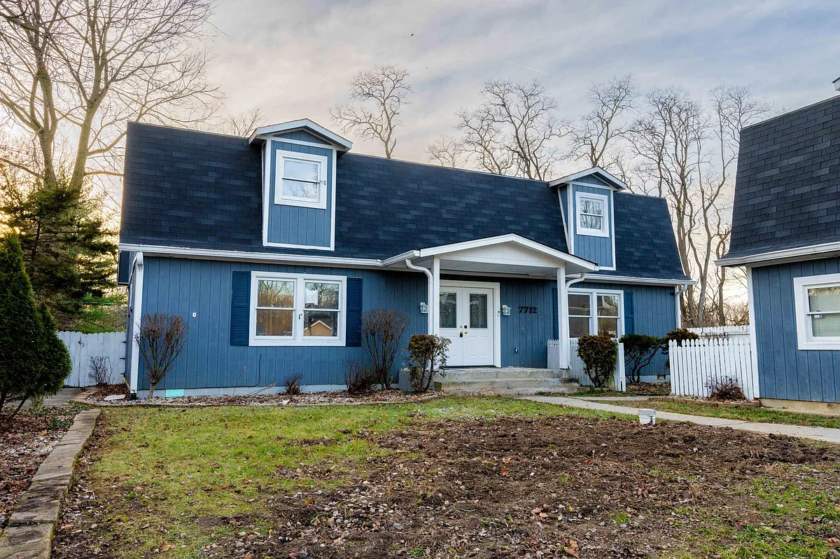 Building Photo - 7712 N Spring Ln