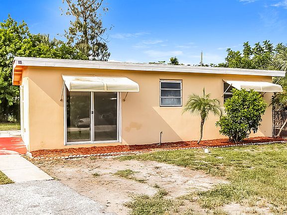 3rd image of 5641 Honeysuckle Dr