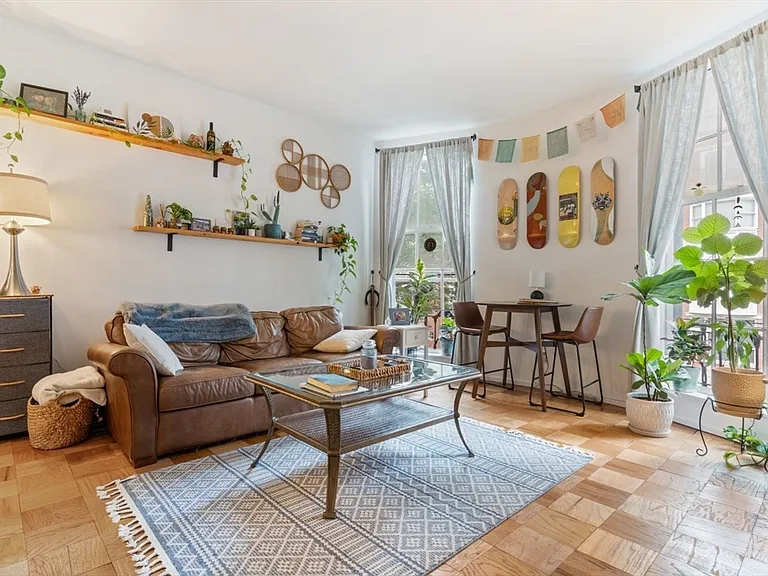 27 Bowdoin St #2B — Photo 2