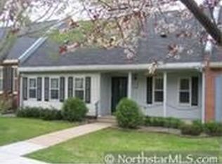1163 Ivy Hill Dr, Mendota Heights, MN 55118