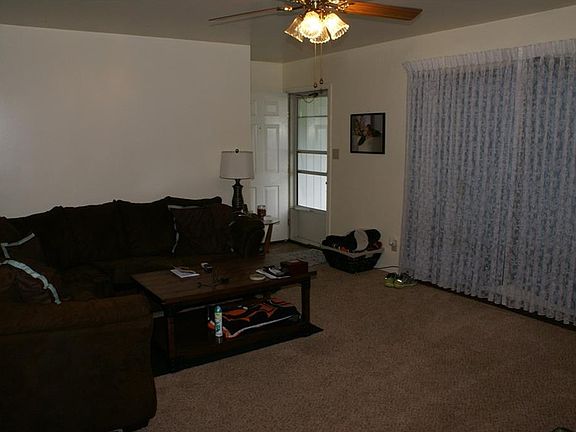 3rd image of 512 E Dove Ct