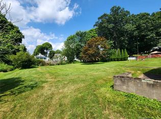 24 Hillcrest Ave, Meriden, CT 06451