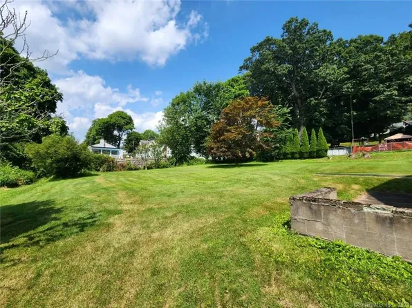 24 Hillcrest Avenue, Meriden, CT 06451