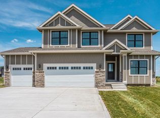 785 Daybreak Dr, Waukee, IA 50263