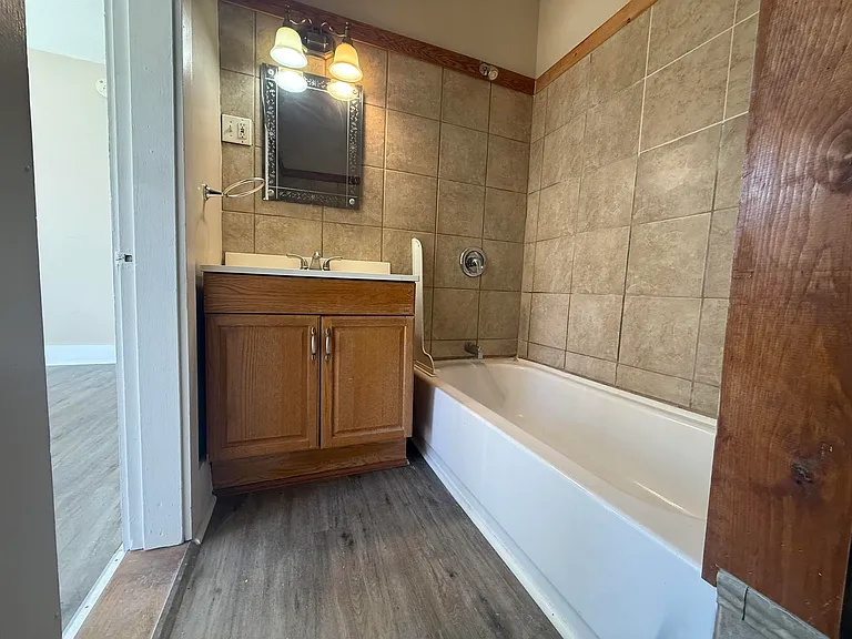 42 Franklin St #F — Photo 7