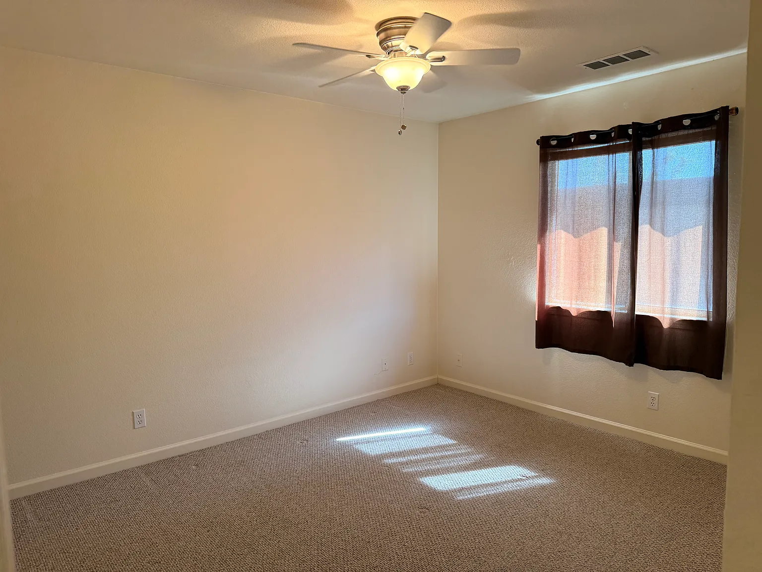 3 bed, $1,695 — Photo 4