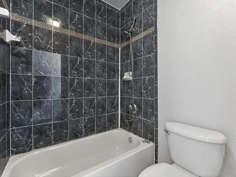 17106 SW 138th Ct — Photo 22