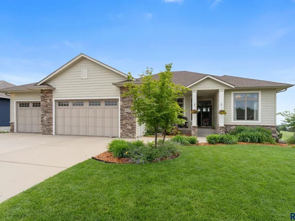 3904 S Harmony Dr, Sioux Falls, SD 57110