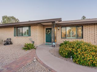 90 E Canterbury Ct, Phoenix, AZ 85022