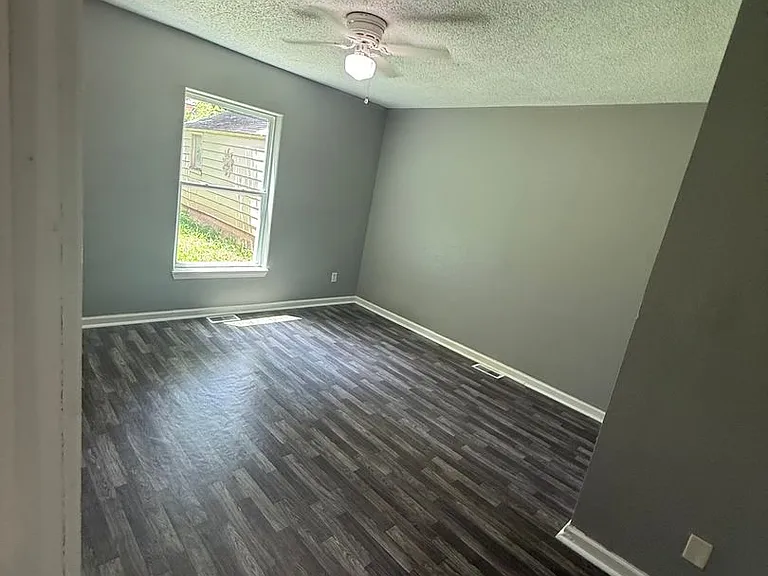 2259 N Bolivar Rd — Photo 8