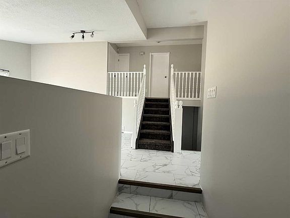 4th image of 2725 57b Ave