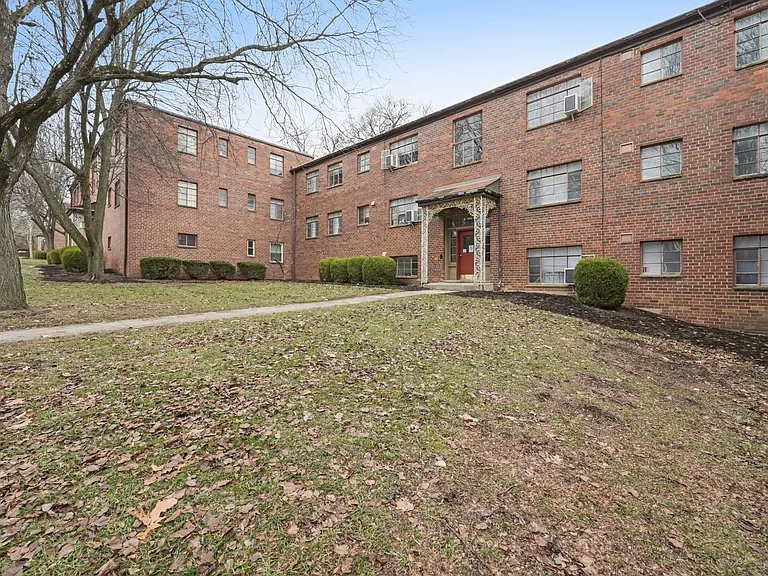 Clifton Woods Apartments — Photo 46