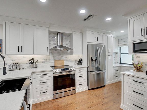 3rd image of 3016 SW 21st Ter #361C