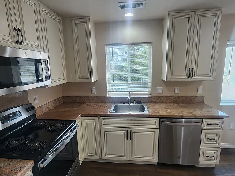 560 Tilling Way #2 — Photo 3