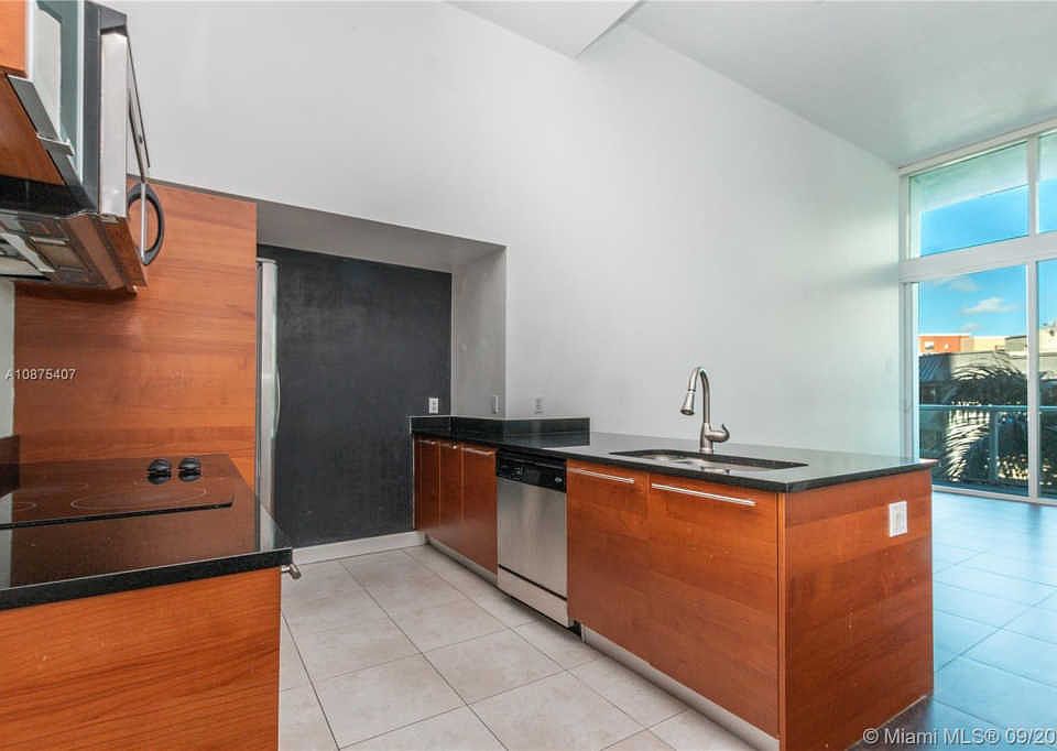 1st image of 1900 N Bayshore Dr APT 611