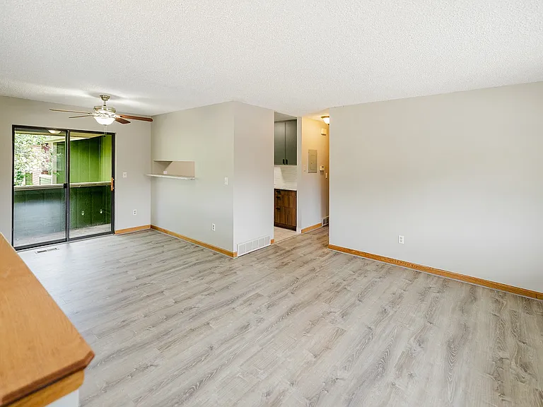 1410 Bacchus Dr #E12 — Photo 8