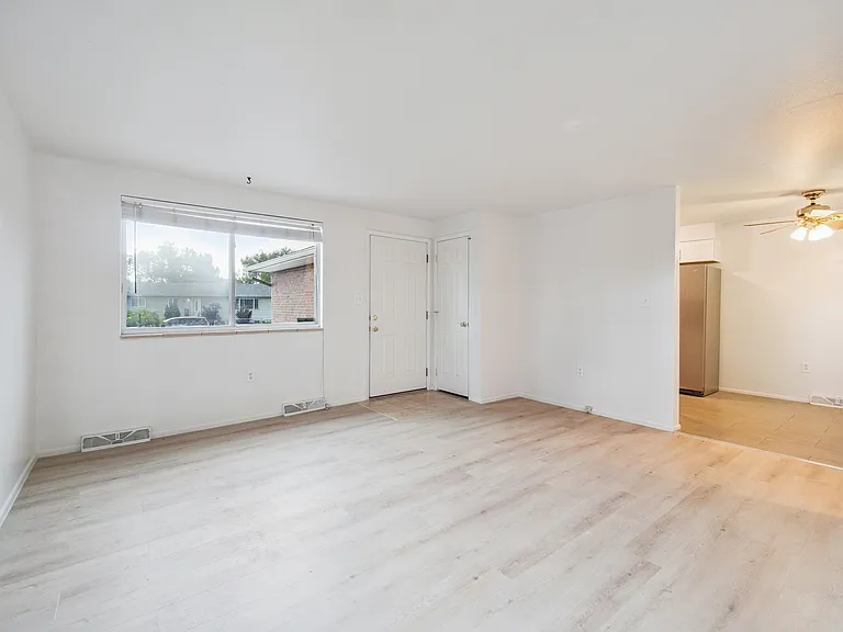 6017 W Jefferson Pl — Photo 3