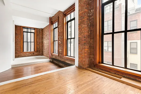 Sold by Compass | media 21