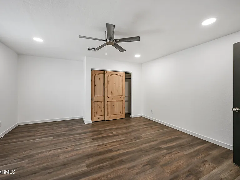 5833 W John Cabot Rd — Photo 19