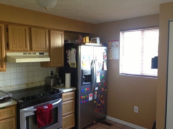 4th image of 35 Crosswood Ct