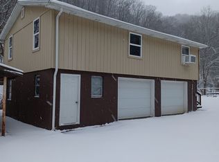 4515 Armstrong Creek Rd, Powellton, WV 25161