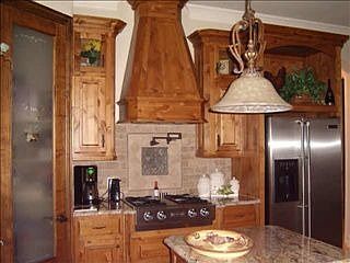 3rd image of 2220 Farrington Ln