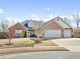 626 N Country Farm Rd, Fayetteville, AR 72704