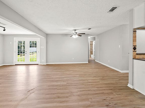 5th image of 13810 S Goodyear Rd