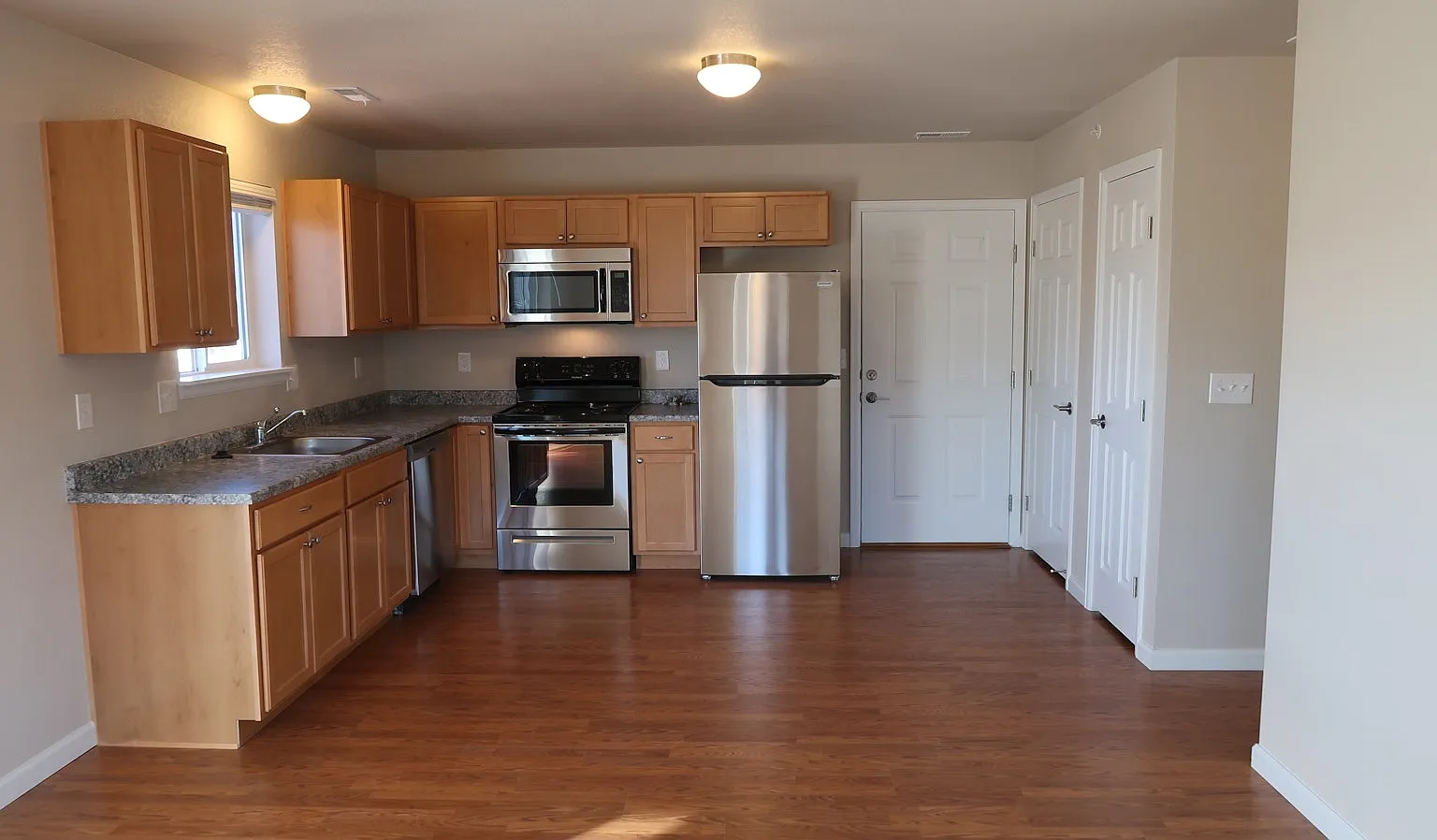 1724 Hampton South, Unit 102 — Photo 3